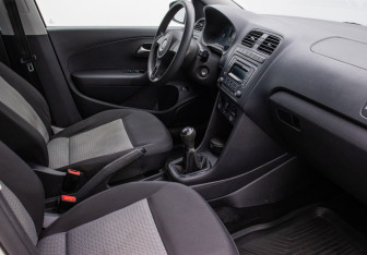 Подержанный автомобиль Volkswagen Polo Sedan 2013 года (9 фото)