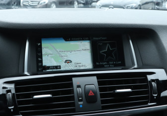Подержанный автомобиль BMW X4 2017 года (17 фото)