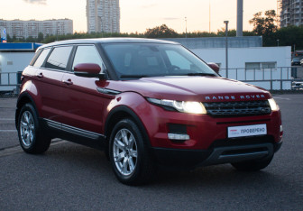 Подержанный автомобиль Land Rover Range Rover Evoque 2013 года (3 фото)