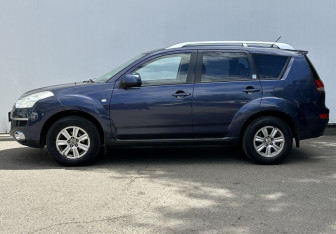 Подержанный автомобиль Citroen C-Crosser 2009 года (8 фото)