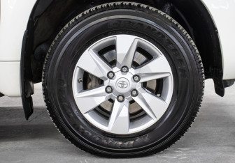 Подержанный автомобиль Toyota Land Cruiser Prado 2017 года (23 фото)