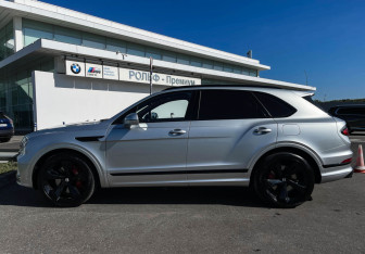 Подержанный автомобиль Bentley Bentayga 2023 года (8 фото)