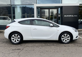 Подержанный автомобиль Opel Astra Hatchback 2014 года (4 фото)