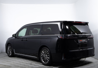 Подержанный автомобиль Voyah Dream 2023 года (6 фото)