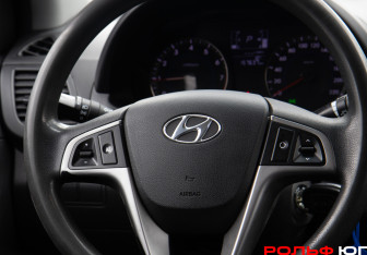 Подержанный автомобиль Hyundai Solaris Sedan 2015 года (12 фото)