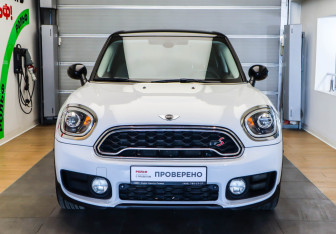 Подержанный автомобиль MINI Countryman 2017 года (2 фото)