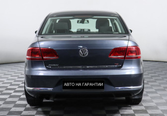 Подержанный автомобиль Volkswagen Passat Sedan 2012 года (4 фото)