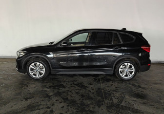 Подержанный автомобиль BMW X1 2015 года (8 фото)