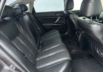 Подержанный автомобиль Nissan Teana 2011 года (14 фото)