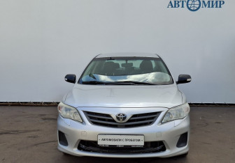 Подержанный автомобиль Toyota Corolla Sedan 2010 года (2 фото)