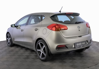 Подержанный автомобиль Kia Ceed Hatchback 2014 года (7 фото)