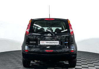 Подержанный автомобиль Nissan Note 2011 года (6 фото)