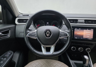 Подержанный автомобиль Renault Arkana 2021 года (12 фото)