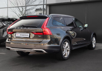 Подержанный автомобиль Volvo V90 Cross Country 2019 года (4 фото)