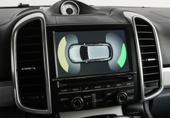 Подержанный автомобиль Porsche Cayenne 2013 года (23 фото)