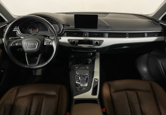 Подержанный автомобиль Audi A4 Sedan 2019 года (12 фото)