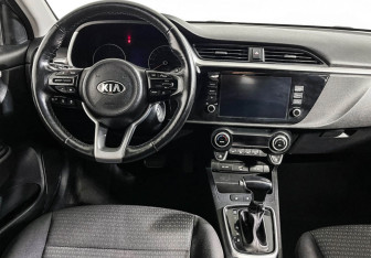 Подержанный автомобиль Kia Rio Sedan 2021 года (12 фото)