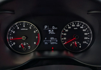 Подержанный автомобиль Kia Rio Sedan 2019 года (13 фото)