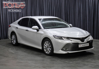 Подержанный автомобиль Toyota Camry Sedan 2020 года (3 фото)