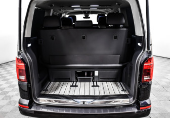 Подержанный автомобиль Volkswagen Multivan 2020 года (19 фото)