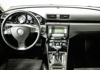 Подержанный автомобиль Volkswagen Passat Sedan 2008 года (11 фото)