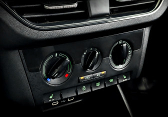 Подержанный автомобиль Skoda Rapid Liftback 2021 года (25 фото)