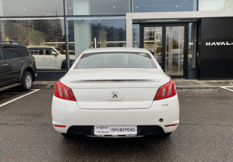 Подержанный автомобиль Peugeot 508 Sedan 2012 года (6 фото)