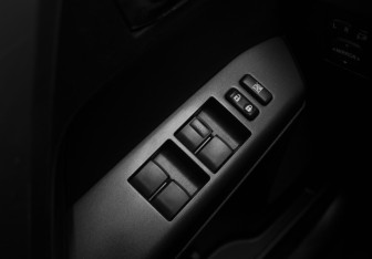 Подержанный автомобиль Toyota RAV4 2016 года (14 фото)