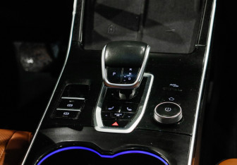 Подержанный автомобиль Omoda C5 2023 года (13 фото)