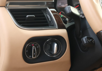 Подержанный автомобиль Porsche Macan 2014 года (18 фото)