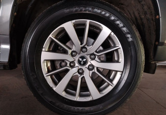 Подержанный автомобиль Mitsubishi Pajero Sport 2018 года (17 фото)