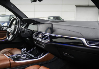 Подержанный автомобиль BMW X5 2018 года (11 фото)