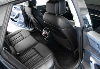 Подержанный автомобиль Audi A7 2018 года (33 фото)