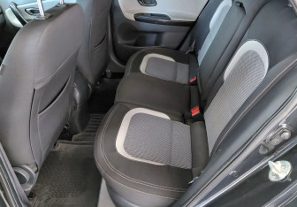 Подержанный автомобиль Kia Ceed Hatchback 2012 года (17 фото)