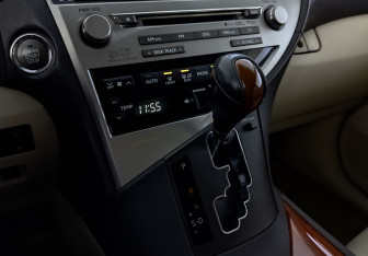 Подержанный автомобиль Lexus RX 2011 года (30 фото)