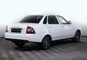 Подержанный автомобиль LADA (ВАЗ) Priora Sedan 2017 года (5 фото)