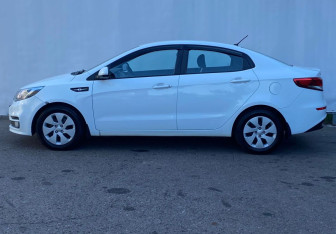 Подержанный автомобиль Kia Rio Sedan 2016 года (8 фото)