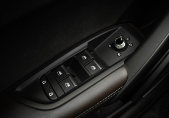 Подержанный автомобиль Audi Q5 2021 года (15 фото)