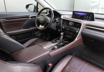Подержанный автомобиль Lexus RX 2018 года (8 фото)