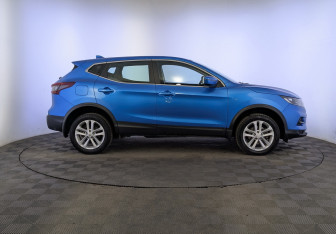 Подержанный автомобиль Nissan Qashqai 2021 года (4 фото)