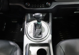 Подержанный автомобиль Kia Sportage 2014 года (19 фото)