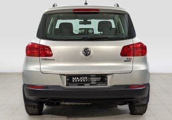 Подержанный автомобиль Volkswagen Tiguan 2012 года (6 фото)