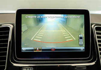 Подержанный автомобиль Mercedes-Benz GLE 2015 года (21 фото)