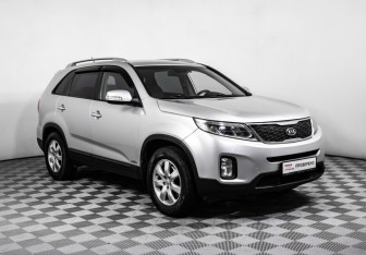 Подержанный автомобиль Kia Sorento 2012 года (3 фото)