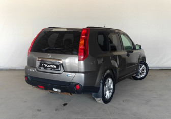 Подержанный автомобиль Nissan X-Trail 2010 года (6 фото)