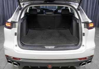 Подержанный автомобиль Changan UNI-K 2023 года (9 фото)