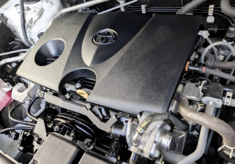 Подержанный автомобиль Toyota RAV4 2021 года (9 фото)