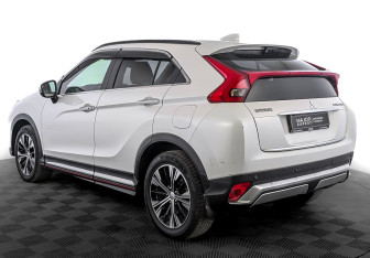 Подержанный автомобиль Mitsubishi Eclipse Cross 2018 года (7 фото)