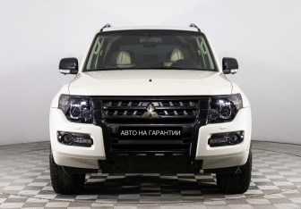 Подержанный автомобиль Mitsubishi Pajero 2020 года (2 фото)