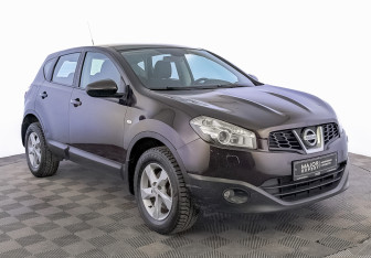 Подержанный автомобиль Nissan Qashqai 2012 года (3 фото)